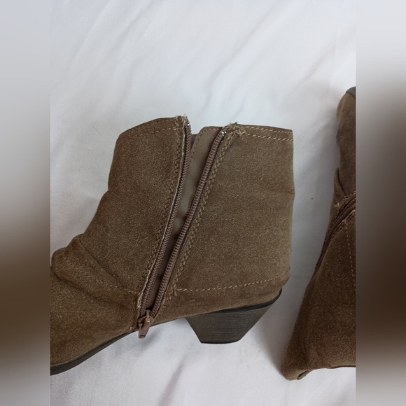 2/$30 Worthington Brown Suede Ankle Booties with Western Influence-(#123) - Picture 4 of 6